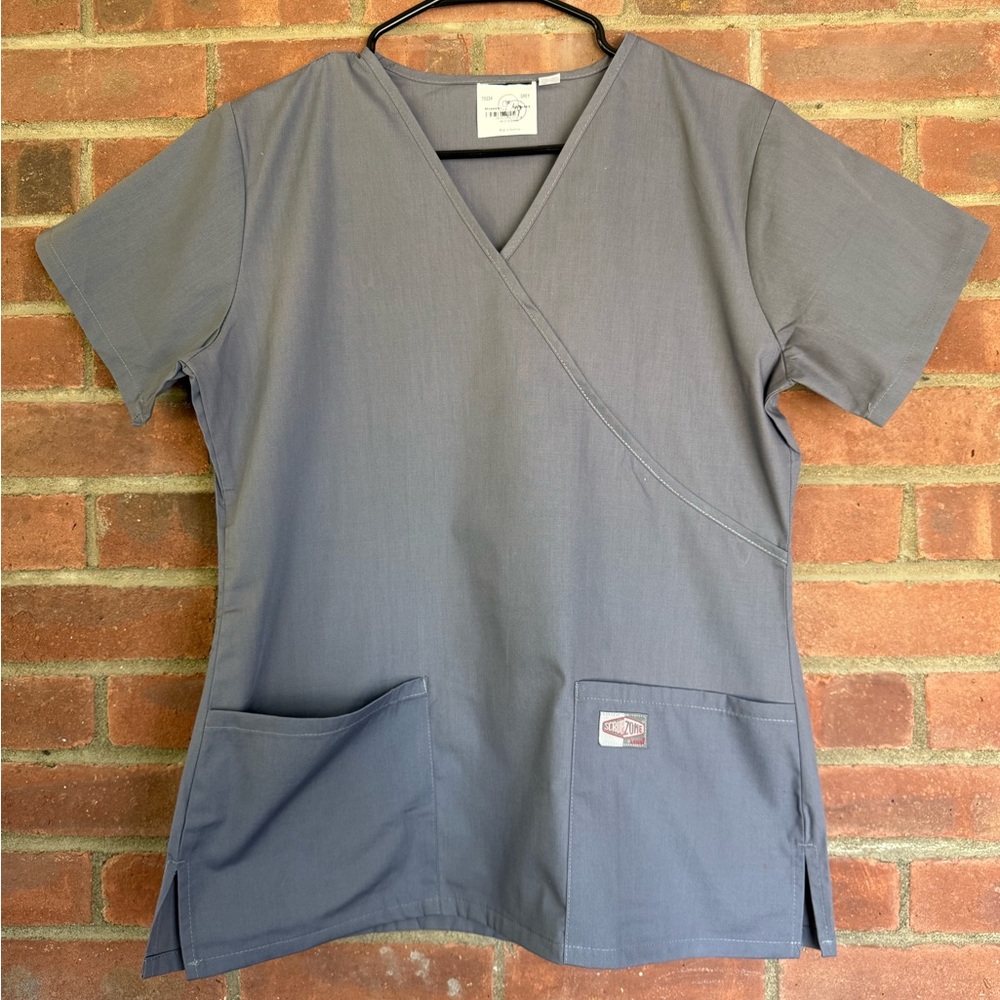 Gray scrubs set size small